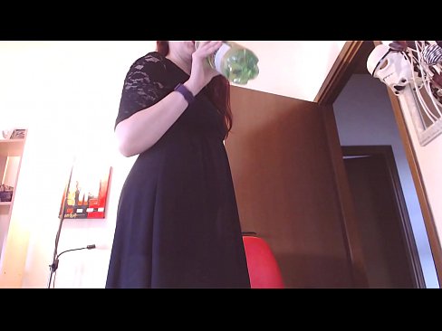 ❤️ Ein unterwürfiger Sklave, der schmutzige und üppige Höschen liebt, wird gezwungen zu masturbieren, nachdem er dieses Video gesehen hat! ☑ Quality sex bei uns ❌❤