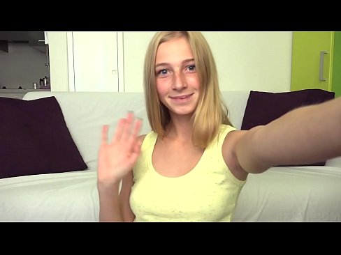 ❤️ Wenn ich gelangweilt bin, masturbiere ich faul meine rosa Muschi ☑ Quality sex bei uns ❌❤