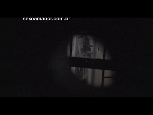 ❤️ Blondie wird heimlich von einem Voyeur aus der Nachbarschaft gefilmt, der sich hinter Hohlblocksteinen versteckt ☑ Quality sex bei uns ❌❤